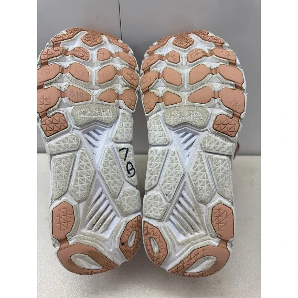 Hoka One One hoka one